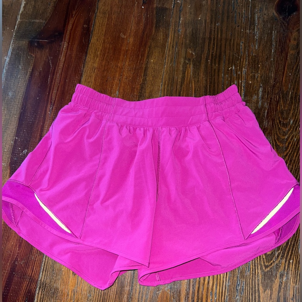 magenta size 6 lulu hotty hot shorts